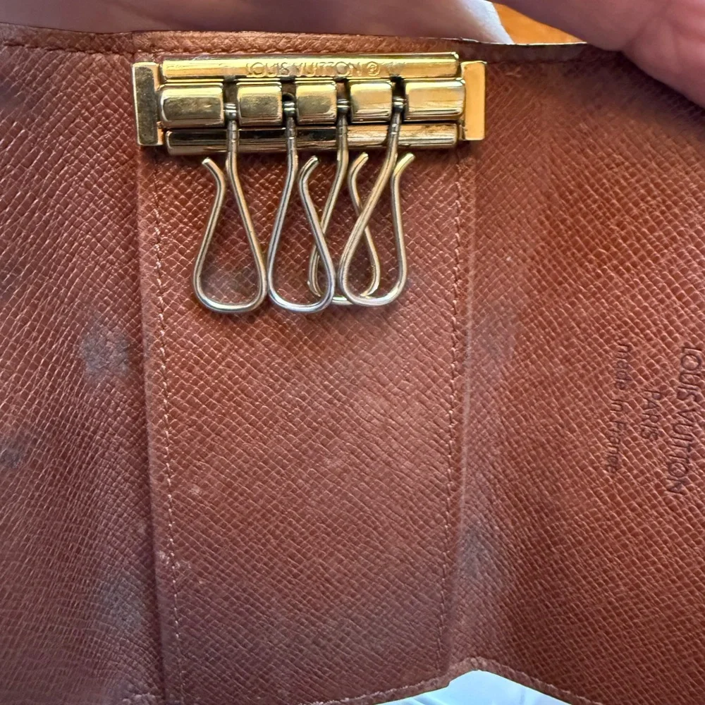 Louis Vuitton Monogram Canvas 4 Key Holder Wallet 🗝️✨